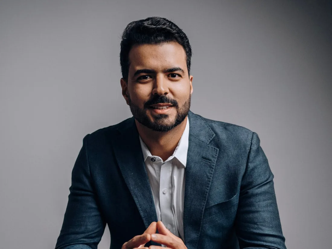 Dr. Octávio Rodrigues em atendimento